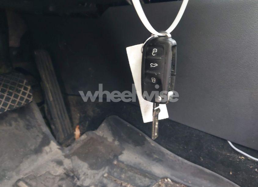 Photo 11 of 2014 Volkswagen Passat 1.8T WOLFSBURG EDITION (VIN 1VWAT7A3XEC020997)