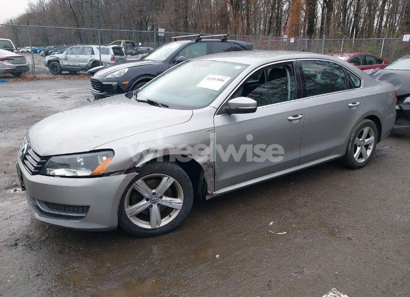 Photo 2 of 2014 Volkswagen Passat 1.8T WOLFSBURG EDITION (VIN 1VWAT7A3XEC020997)