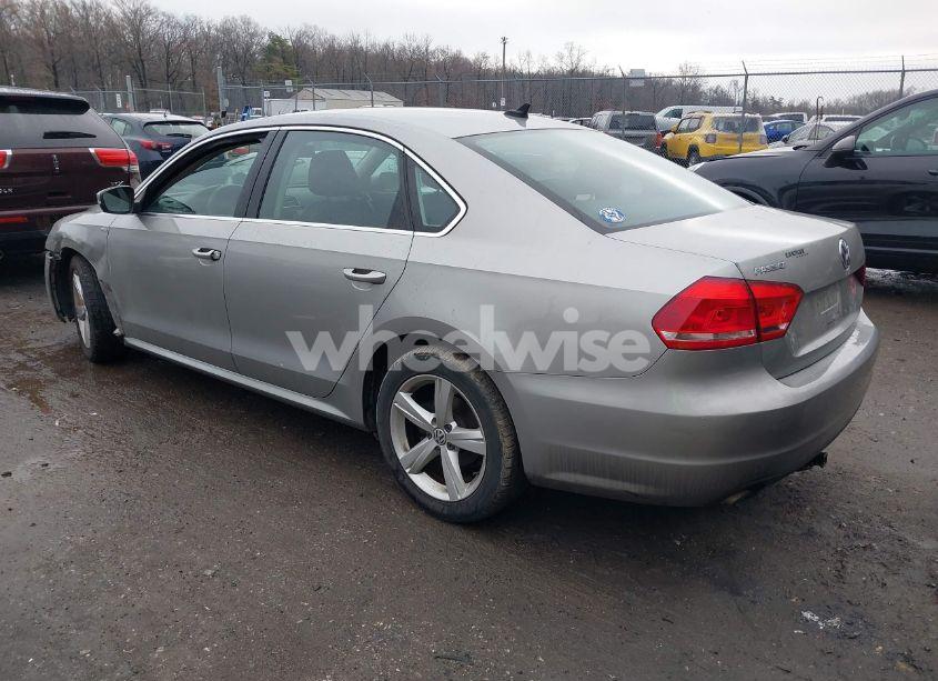 Photo 3 of 2014 Volkswagen Passat 1.8T WOLFSBURG EDITION (VIN 1VWAT7A3XEC020997)