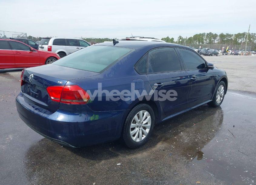 Photo 4 of 2014 Volkswagen Passat 1.8T WOLFSBURG EDITION (VIN 1VWAT7A3XEC085932)