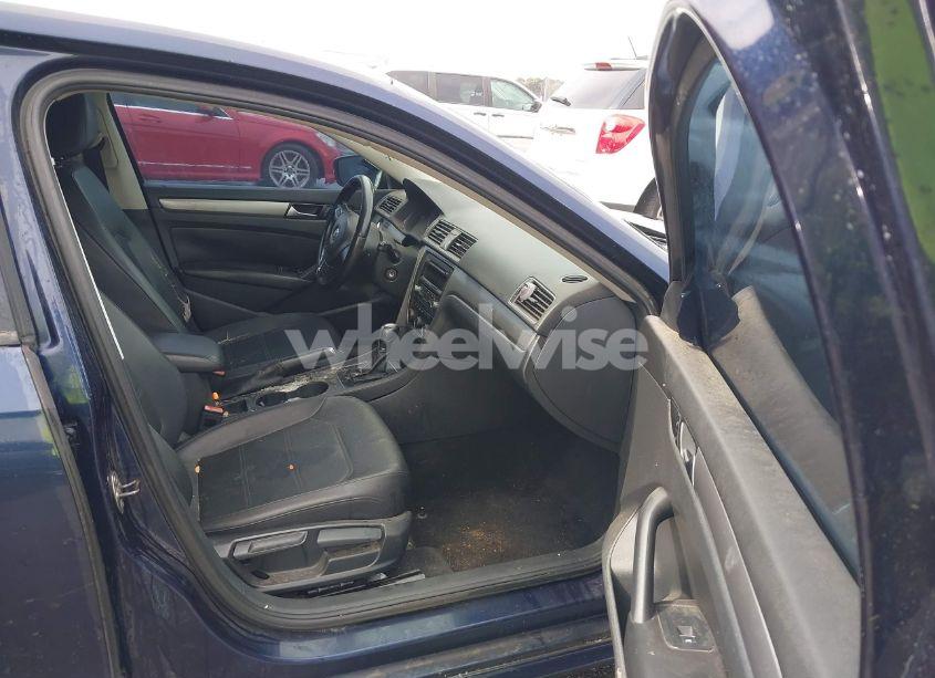 Photo 5 of 2014 Volkswagen Passat 1.8T WOLFSBURG EDITION (VIN 1VWAT7A3XEC085932)