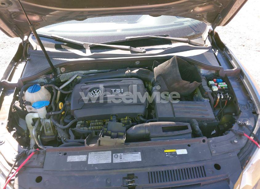 Photo 10 of 2015 Volkswagen Passat 1.8T S (VIN 1VWAT7A3XFC029796)