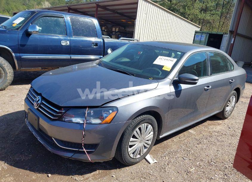 Photo 14 of 2015 Volkswagen Passat 1.8T S (VIN 1VWAT7A3XFC029796)