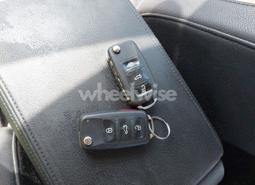 Photo 11 of 2015 Volkswagen Passat 1.8T WOLFSBURG EDITION (VIN 1VWAT7A3XFC050826)