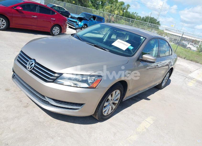 Photo 2 of 2015 Volkswagen Passat 1.8T WOLFSBURG EDITION (VIN 1VWAT7A3XFC050826)