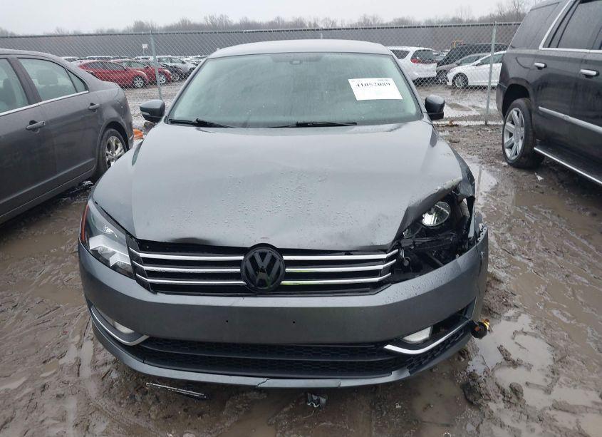 Photo 12 of 2015 Volkswagen Passat 1.8T LIMITED EDITION (VIN 1VWAT7A3XFC079324)