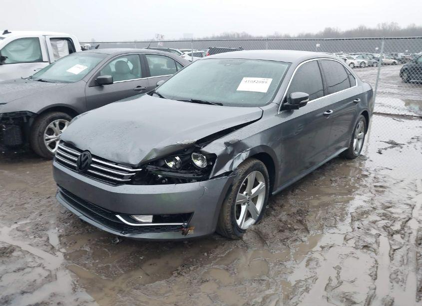 Photo 2 of 2015 Volkswagen Passat 1.8T LIMITED EDITION (VIN 1VWAT7A3XFC079324)