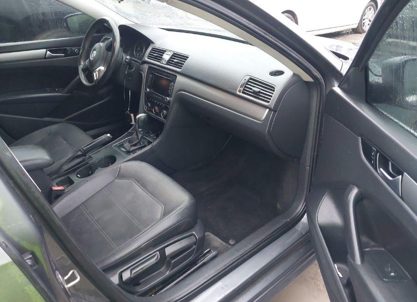 Photo 5 of 2015 Volkswagen Passat 1.8T LIMITED EDITION (VIN 1VWAT7A3XFC079324)
