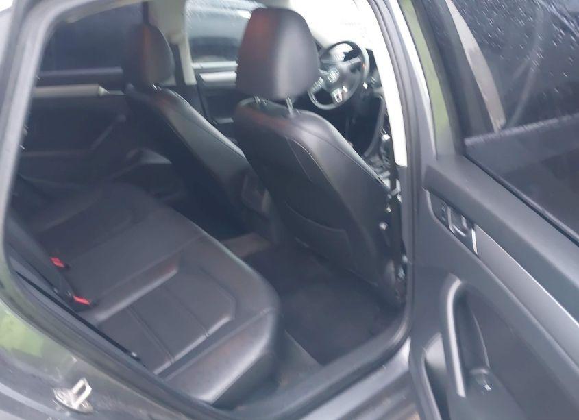 Photo 8 of 2015 Volkswagen Passat 1.8T LIMITED EDITION (VIN 1VWAT7A3XFC079324)