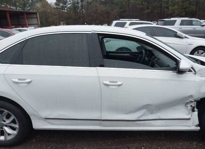 Photo 12 of 2016 Volkswagen Passat 1.8T S (VIN 1VWAT7A3XGC029718)