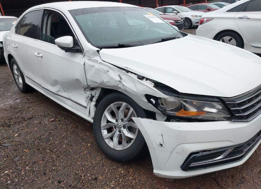 Photo 6 of 2016 Volkswagen Passat 1.8T S (VIN 1VWAT7A3XGC029718)