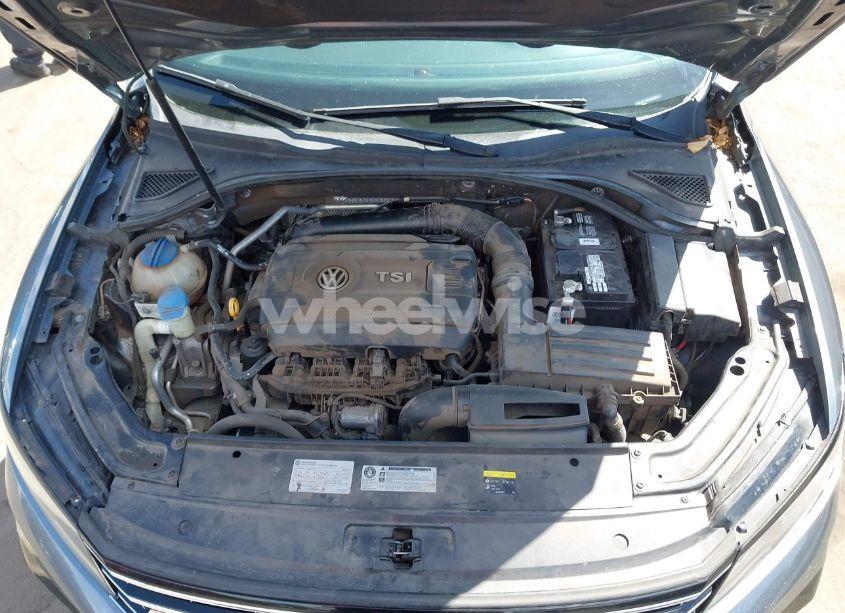 Photo 10 of 2016 Volkswagen Passat 1.8T R-LINE (VIN 1VWAT7A3XGC036619)