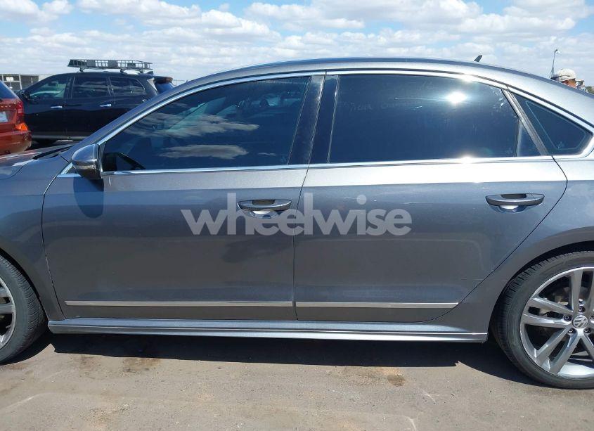 Photo 14 of 2016 Volkswagen Passat 1.8T R-LINE (VIN 1VWAT7A3XGC036619)