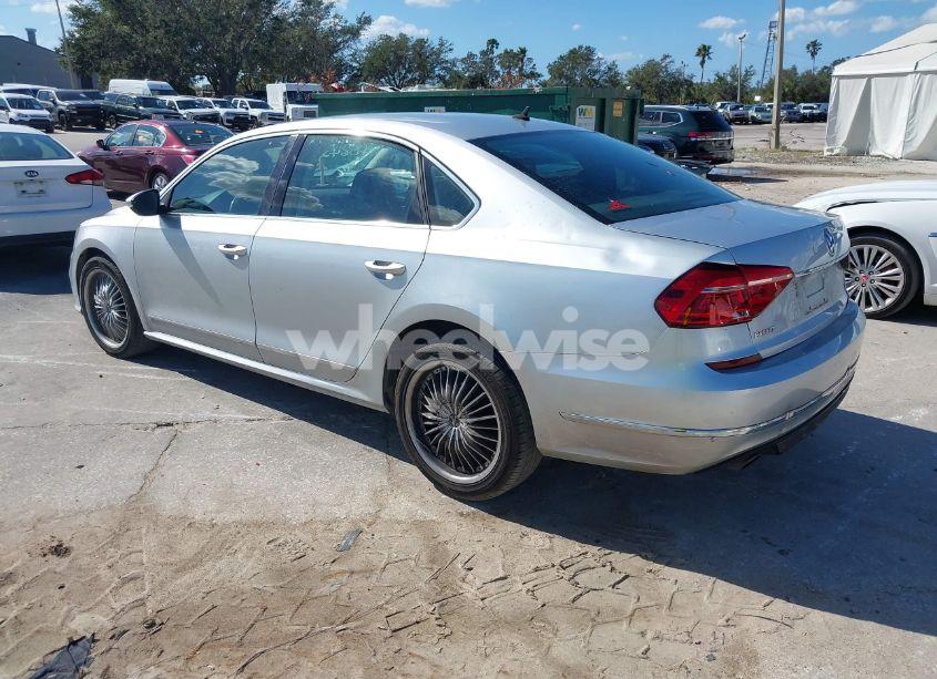 Photo 3 of 2016 Volkswagen Passat 1.8T R-LINE W/COMFORT PKG (VIN 1VWAT7A3XGC043635)