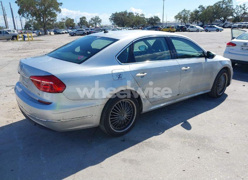 Photo 4 of 2016 Volkswagen Passat 1.8T R-LINE W/COMFORT PKG (VIN 1VWAT7A3XGC043635)