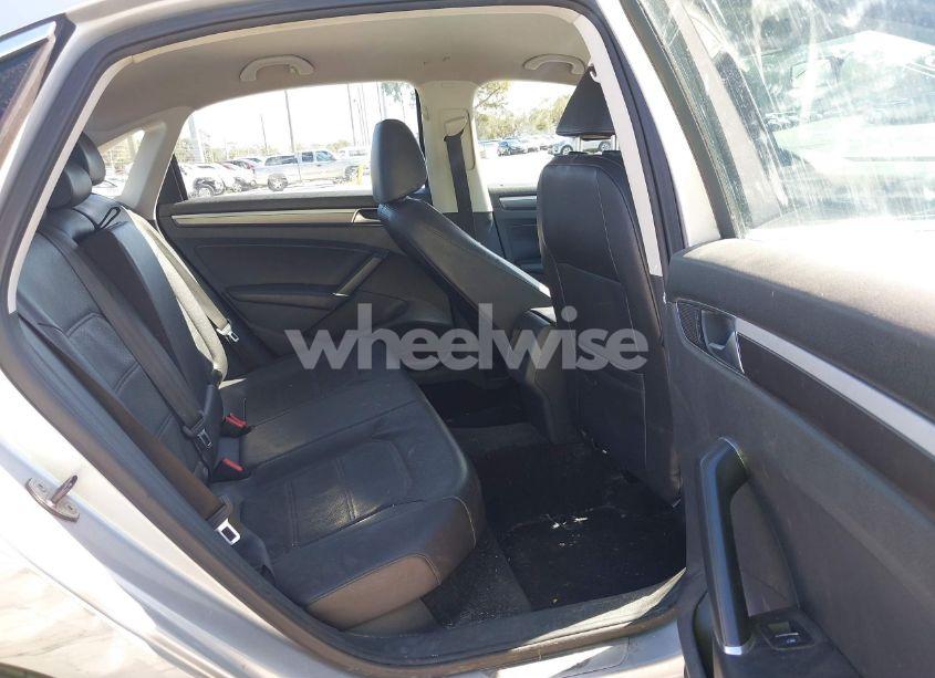 Photo 8 of 2016 Volkswagen Passat 1.8T R-LINE W/COMFORT PKG (VIN 1VWAT7A3XGC043635)