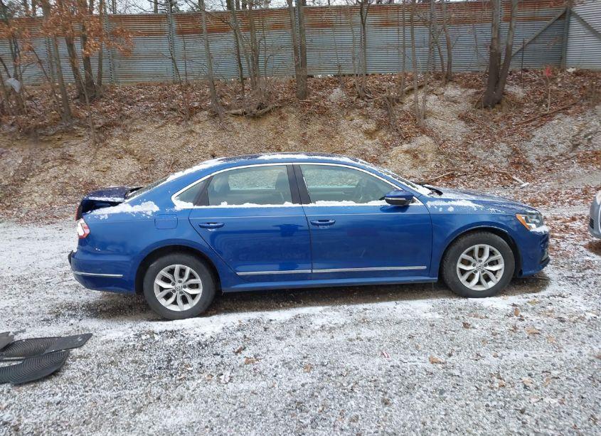 Photo 14 of 2016 Volkswagen Passat 1.8T S (VIN 1VWAT7A3XGC052142)