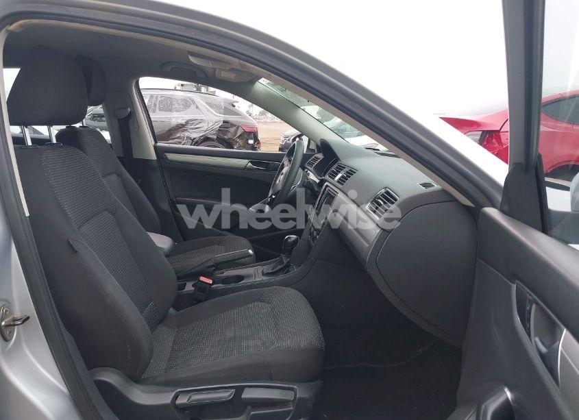 Photo 5 of 2016 Volkswagen Passat 1.8T S (VIN 1VWAT7A3XGC055364)