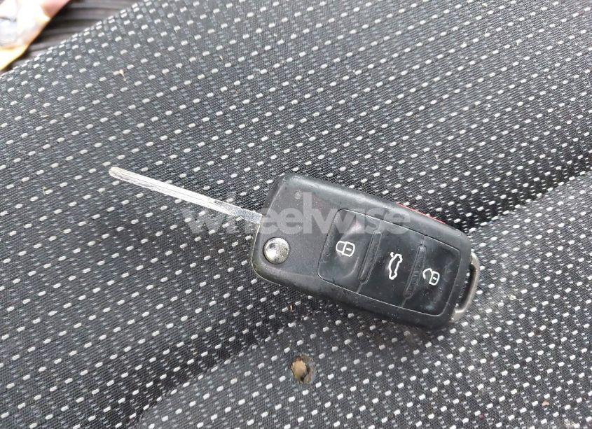 Photo 11 of 2016 Volkswagen Passat 1.8T S (VIN 1VWAT7A3XGC058667)