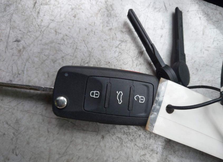 Photo 11 of 2017 Volkswagen Passat 1.8T S (VIN 1VWAT7A3XHC042423)