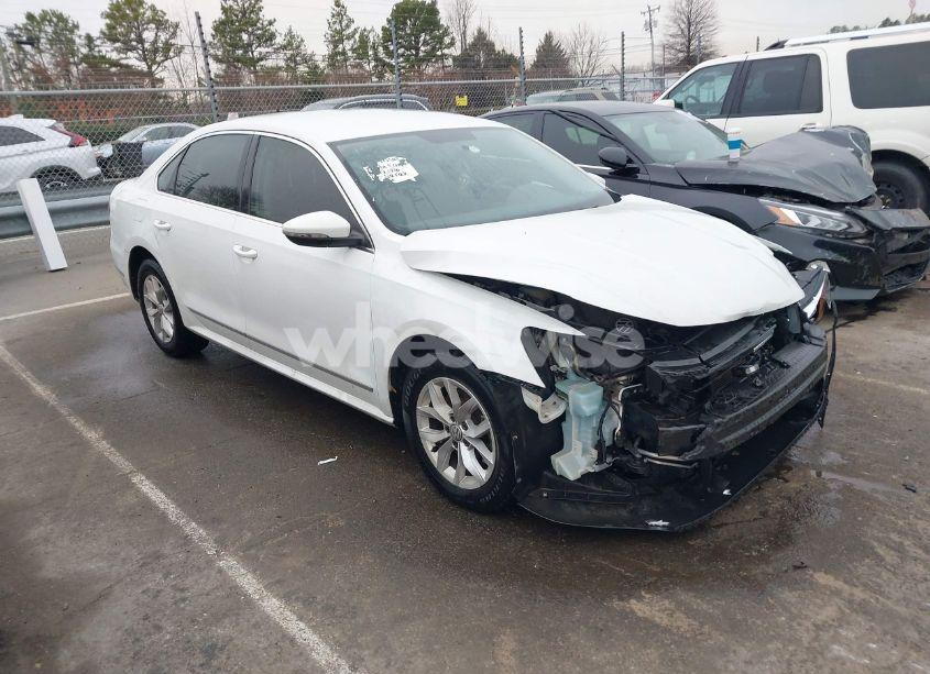 2017 Volkswagen Passat 1.8T S (VIN 1VWAT7A3XHC067757) main photo