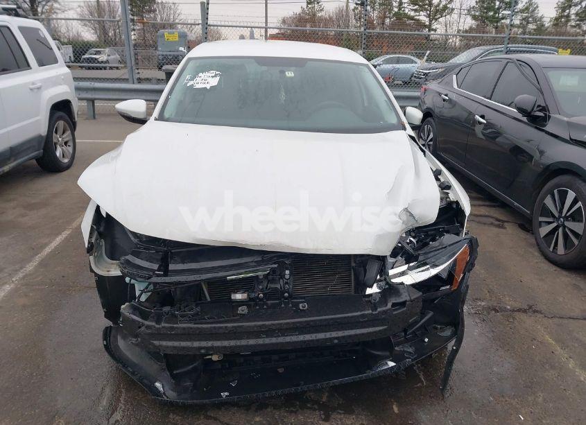 Photo 10 of 2017 Volkswagen Passat 1.8T S (VIN 1VWAT7A3XHC067757)