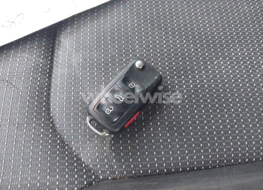 Photo 11 of 2017 Volkswagen Passat 1.8T S (VIN 1VWAT7A3XHC067757)