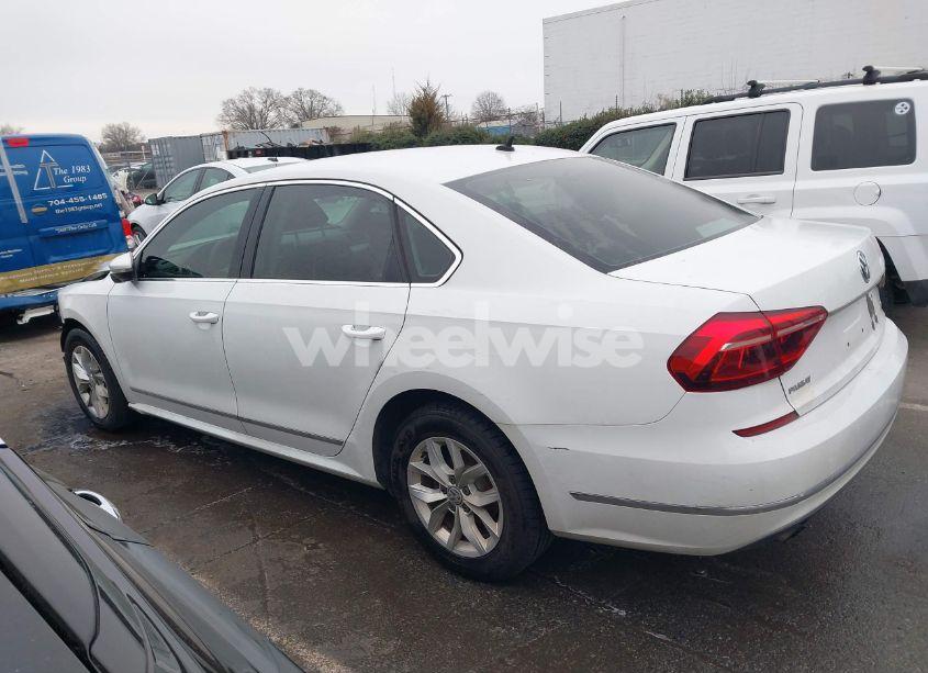 Photo 15 of 2017 Volkswagen Passat 1.8T S (VIN 1VWAT7A3XHC067757)