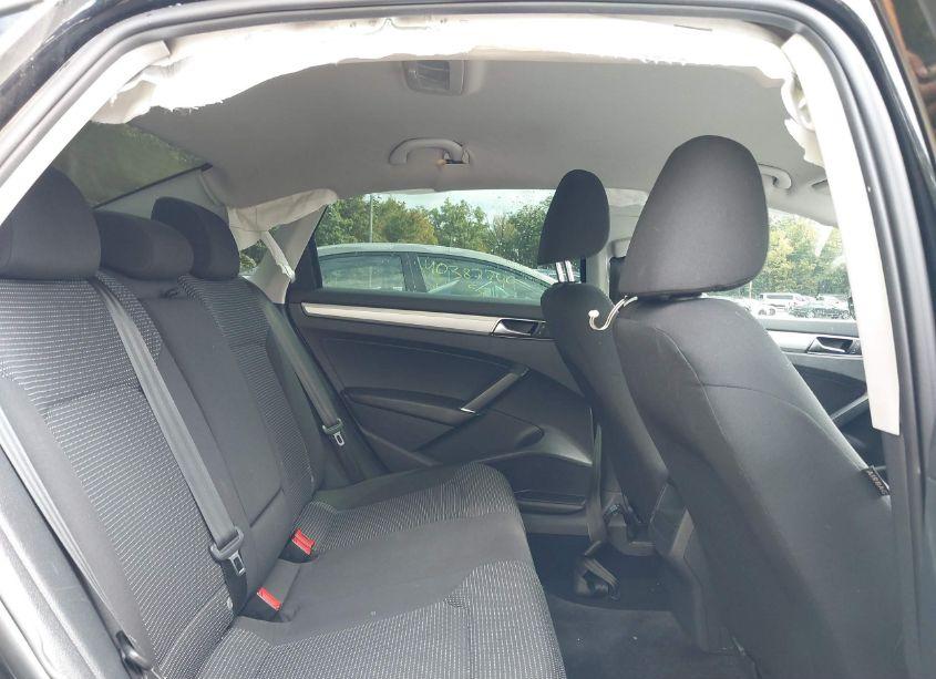 Photo 8 of 2017 Volkswagen Passat 1.8T S (VIN 1VWAT7A3XHC072151)