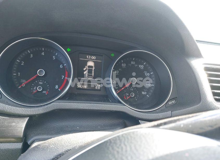 Photo 15 of 2018 Volkswagen Passat 2.0T SE (VIN 1VWBA7A30JC024531)