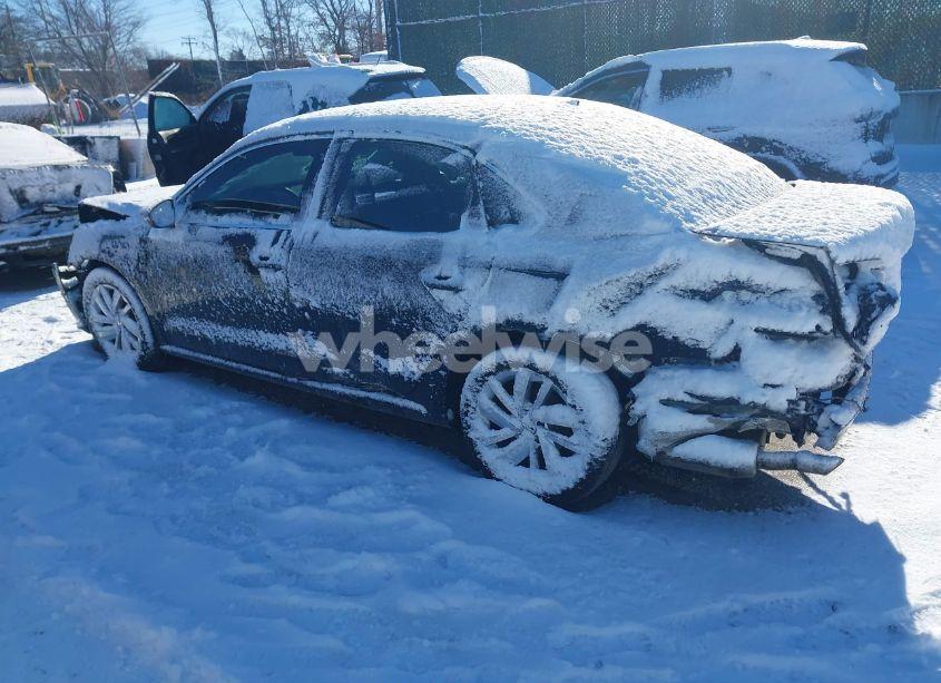 Photo 3 of 2018 Volkswagen Passat 2.0T SE (VIN 1VWBA7A30JC024531)