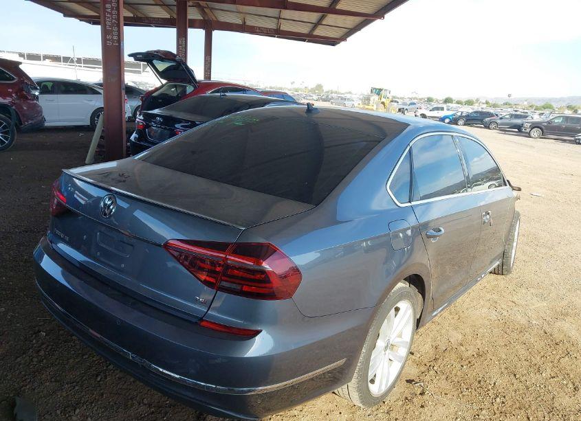 Photo 4 of 2018 Volkswagen Passat 2.0T SE (VIN 1VWBA7A30JC027039)