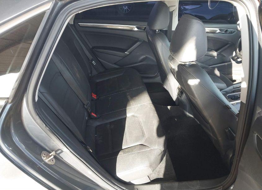 Photo 8 of 2018 Volkswagen Passat 2.0T SE (VIN 1VWBA7A30JC027039)