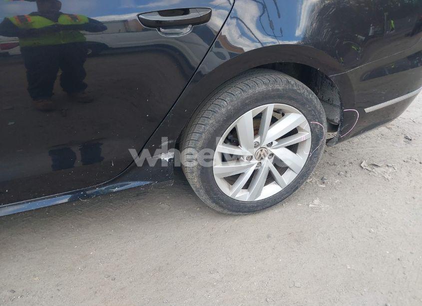 Photo 6 of 2018 Volkswagen Passat 2.0T SE (VIN 1VWBA7A30JC027347)