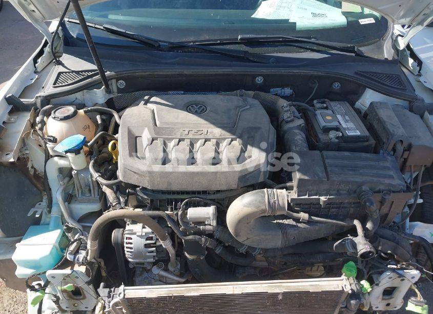 Photo 10 of 2018 Volkswagen Passat 2.0T SE (VIN 1VWBA7A30JC044830)