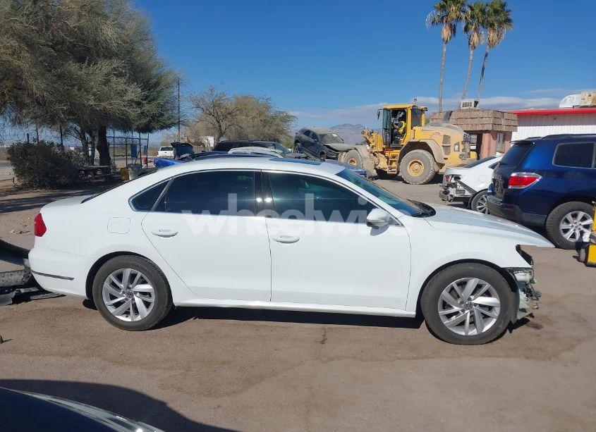 Photo 14 of 2018 Volkswagen Passat 2.0T SE (VIN 1VWBA7A30JC044830)