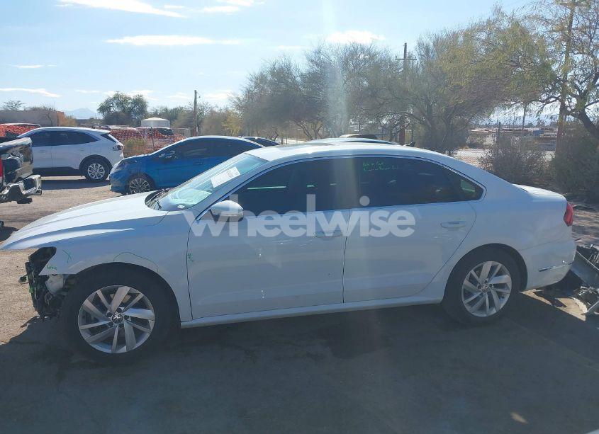 Photo 15 of 2018 Volkswagen Passat 2.0T SE (VIN 1VWBA7A30JC044830)