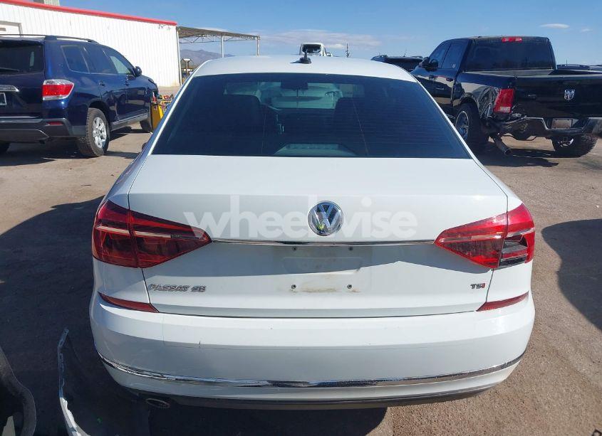 Photo 17 of 2018 Volkswagen Passat 2.0T SE (VIN 1VWBA7A30JC044830)