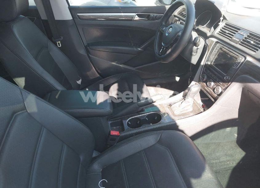 Photo 5 of 2018 Volkswagen Passat 2.0T SE (VIN 1VWBA7A30JC044830)