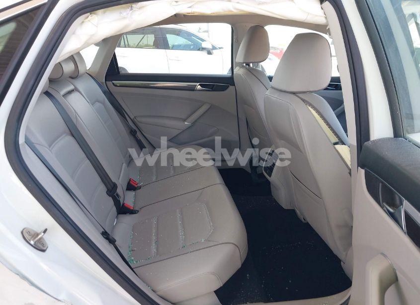 Photo 8 of 2018 Volkswagen Passat 2.0T SE (VIN 1VWBA7A30JC052183)