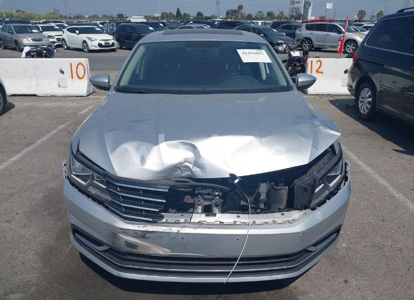 Photo 12 of 2018 Volkswagen Passat 2.0T SE (VIN 1VWBA7A31JC015482)