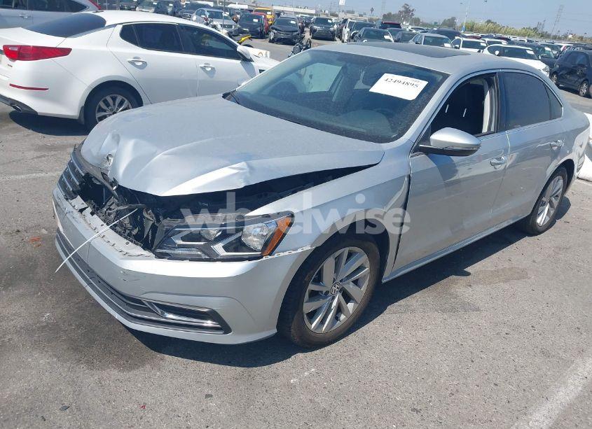 Photo 2 of 2018 Volkswagen Passat 2.0T SE (VIN 1VWBA7A31JC015482)