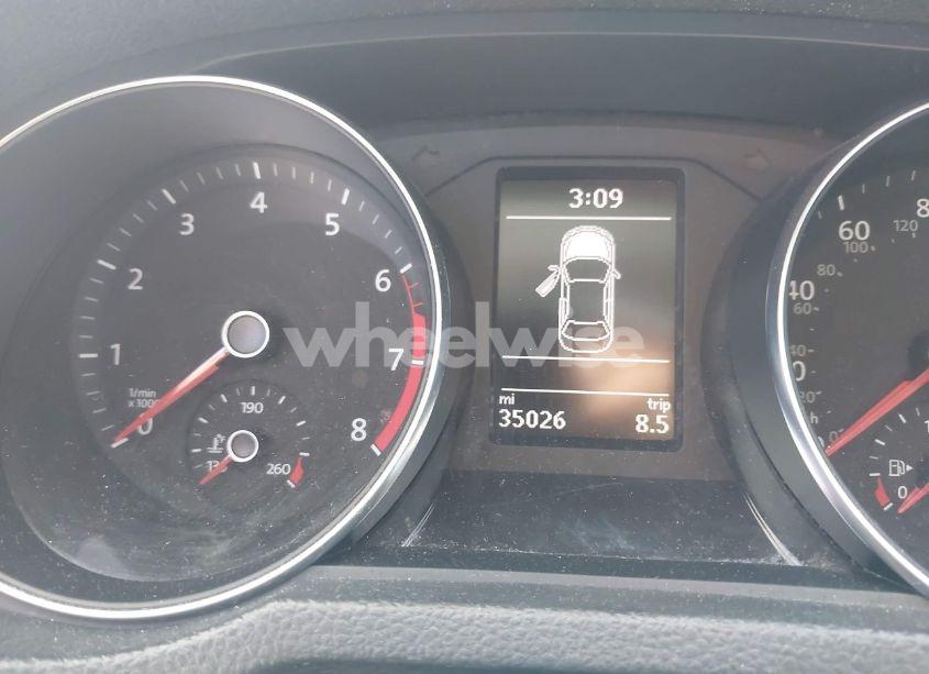 Photo 7 of 2018 Volkswagen Passat 2.0T SE (VIN 1VWBA7A31JC015482)