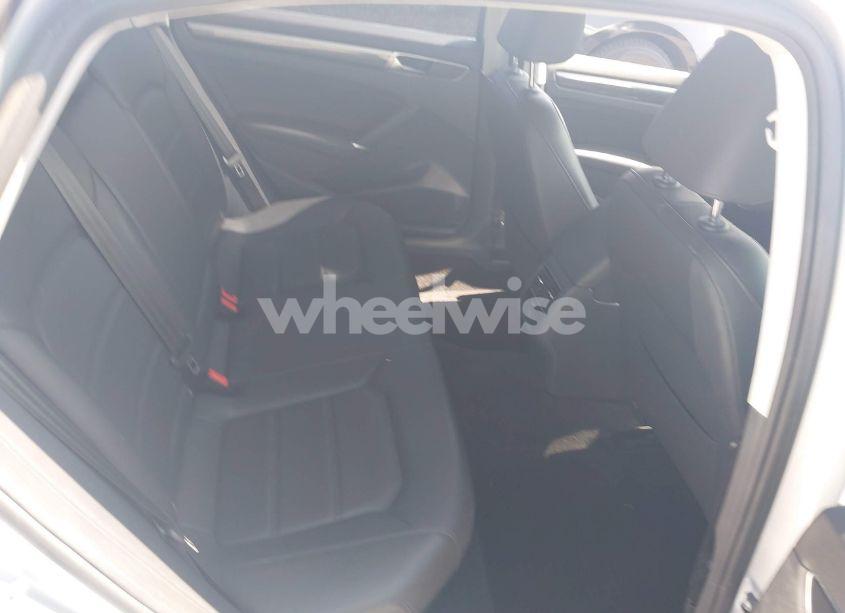 Photo 8 of 2018 Volkswagen Passat 2.0T SE (VIN 1VWBA7A31JC015482)