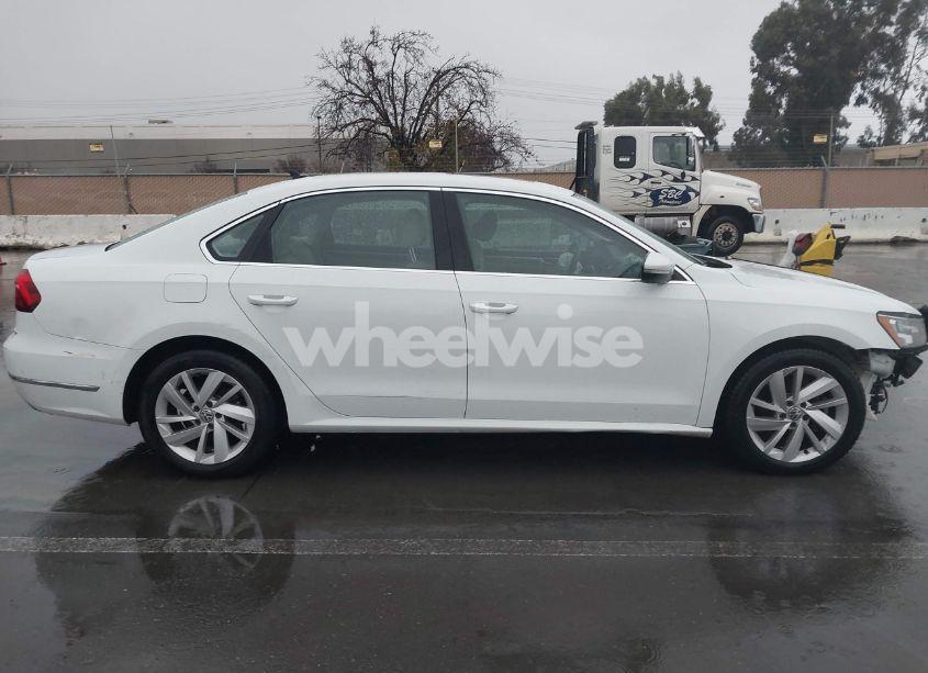 Photo 13 of 2018 Volkswagen Passat 2.0T SE (VIN 1VWBA7A31JC016387)