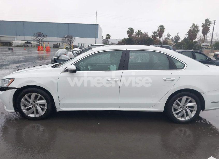 Photo 14 of 2018 Volkswagen Passat 2.0T SE (VIN 1VWBA7A31JC016387)