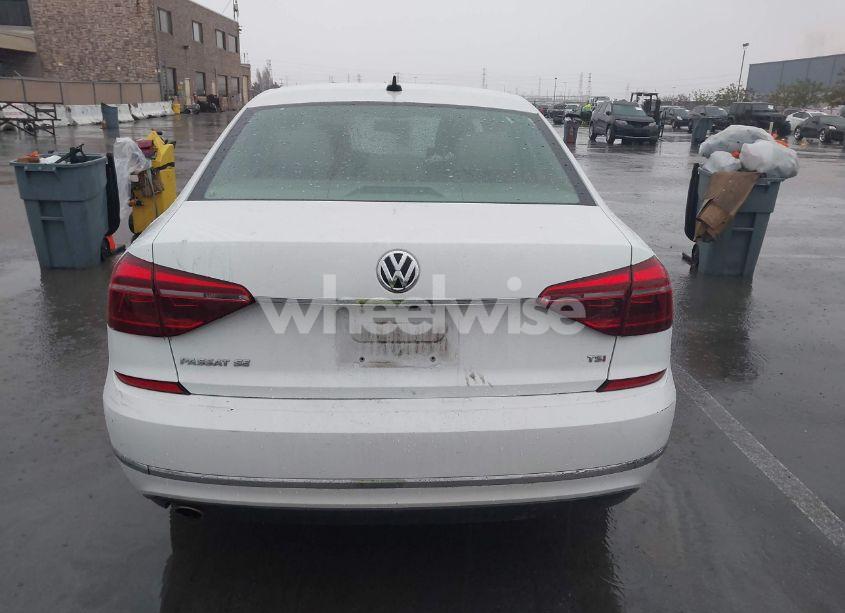 Photo 16 of 2018 Volkswagen Passat 2.0T SE (VIN 1VWBA7A31JC016387)