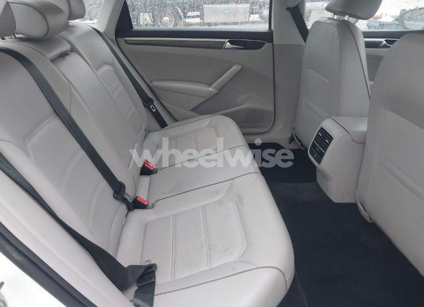 Photo 8 of 2018 Volkswagen Passat 2.0T SE (VIN 1VWBA7A31JC016387)