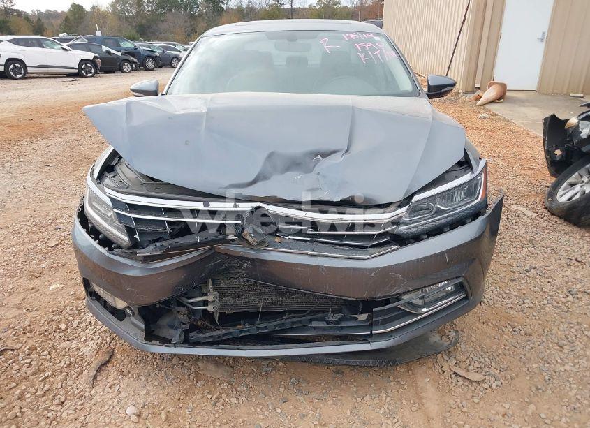 Photo 12 of 2018 Volkswagen Passat 2.0T SE (VIN 1VWBA7A31JC021590)