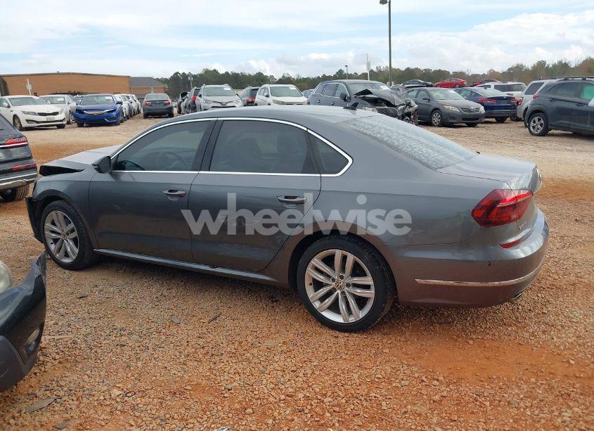 Photo 14 of 2018 Volkswagen Passat 2.0T SE (VIN 1VWBA7A31JC021590)